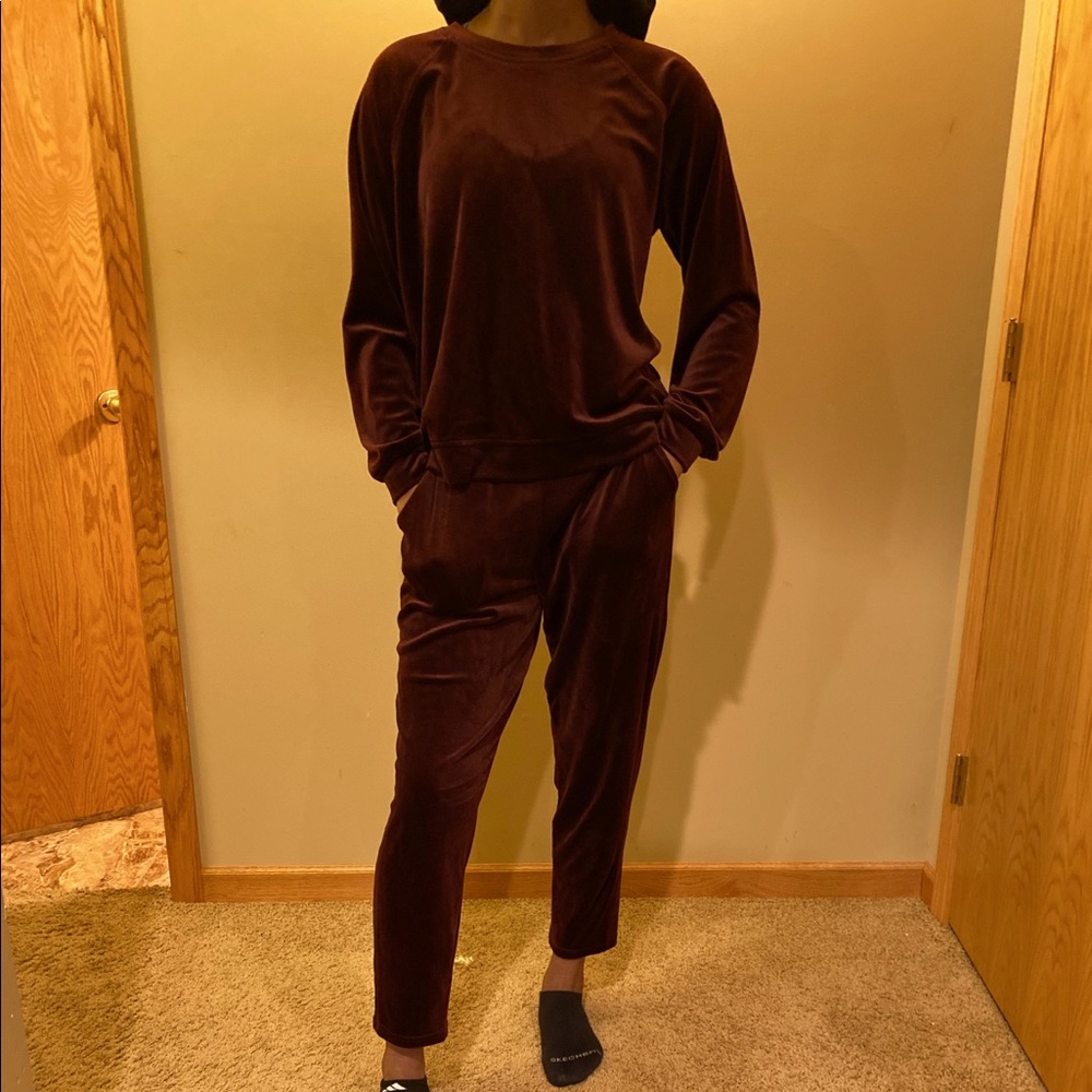 Burgundy Gloria Vanderbilt track suit